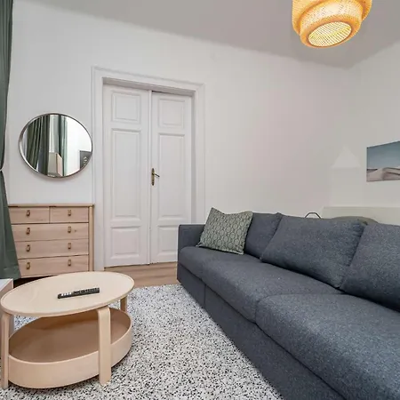 Apartmán Gozsdu Court Three Roses