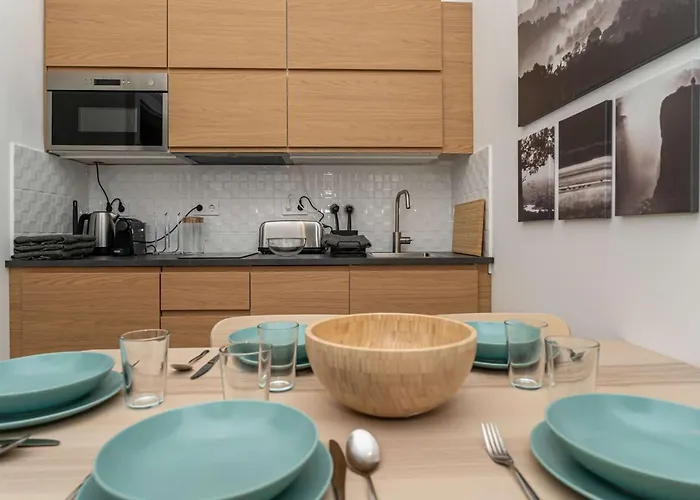 Three Roses Apartment