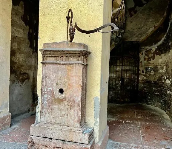 Ghetto - Gozsdu Court Three Roses Budapesta