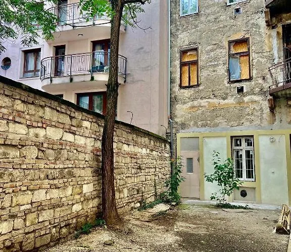 Ghetto - Gozsdu Court Three Roses Apartament