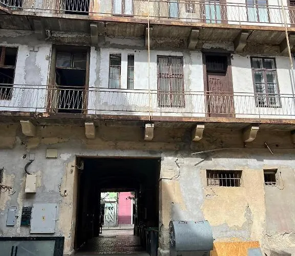 Ghetto - Gozsdu Court Three Roses Apartament