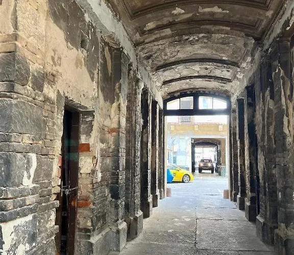 Three Roses Apartment *