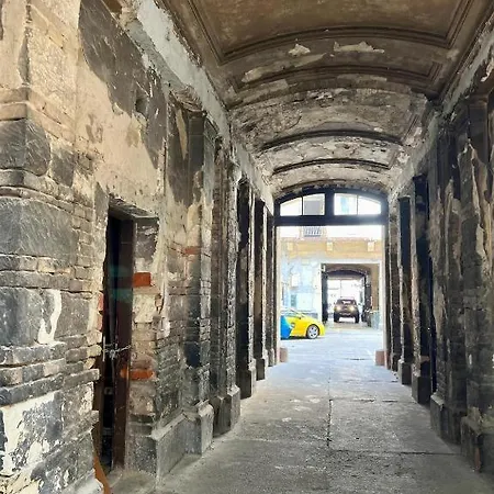 Ghetto - Gozsdu Court Three Roses Apartamento *