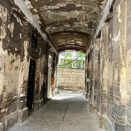 Ghetto - Gozsdu Court Three Roses Budapest